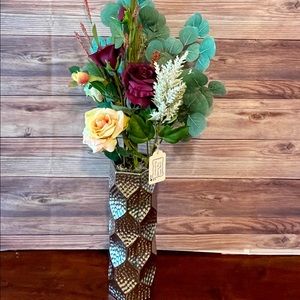 NEW!! Elegant Bouquet in Lerman Decor Silver Ceramic Vase